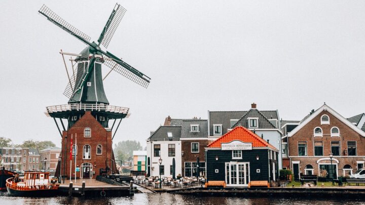 Przejazdy do Holandii – gdzie najlepiej?